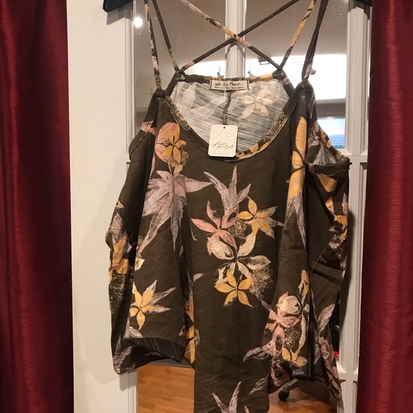 Free People top - Picture 2 of 4